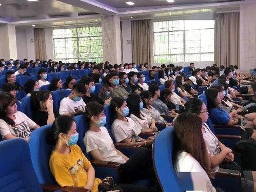 信息工程學(xué)院召開(kāi)2018級(jí)電子商務(wù)專業(yè)企業(yè)實(shí)訓(xùn)課程安排宣講會(huì)，聚焦電子商務(wù)信息咨詢實(shí)踐能力培養(yǎng)